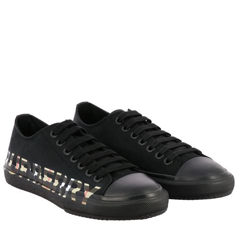 black burberry converse